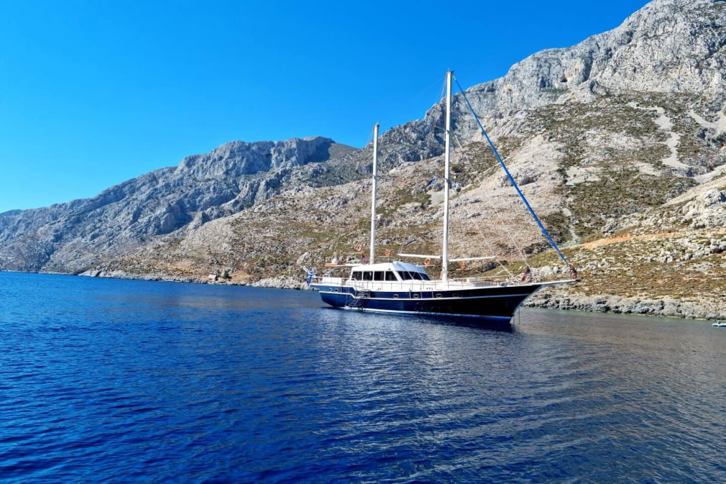 Daily cruise Delos & Rhenia islands